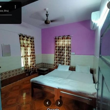 City Guest House Bhuj Buitenkant foto